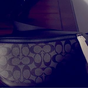 NWT Coach Fanny Bag bought from the coach outlet.